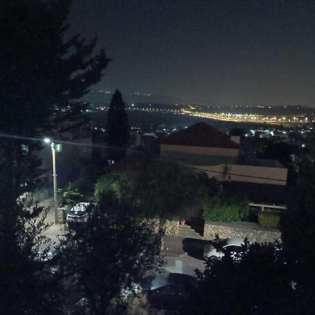 הסוויטה של דפנחי Lägenhet Ramat Yishay Exteriör bild